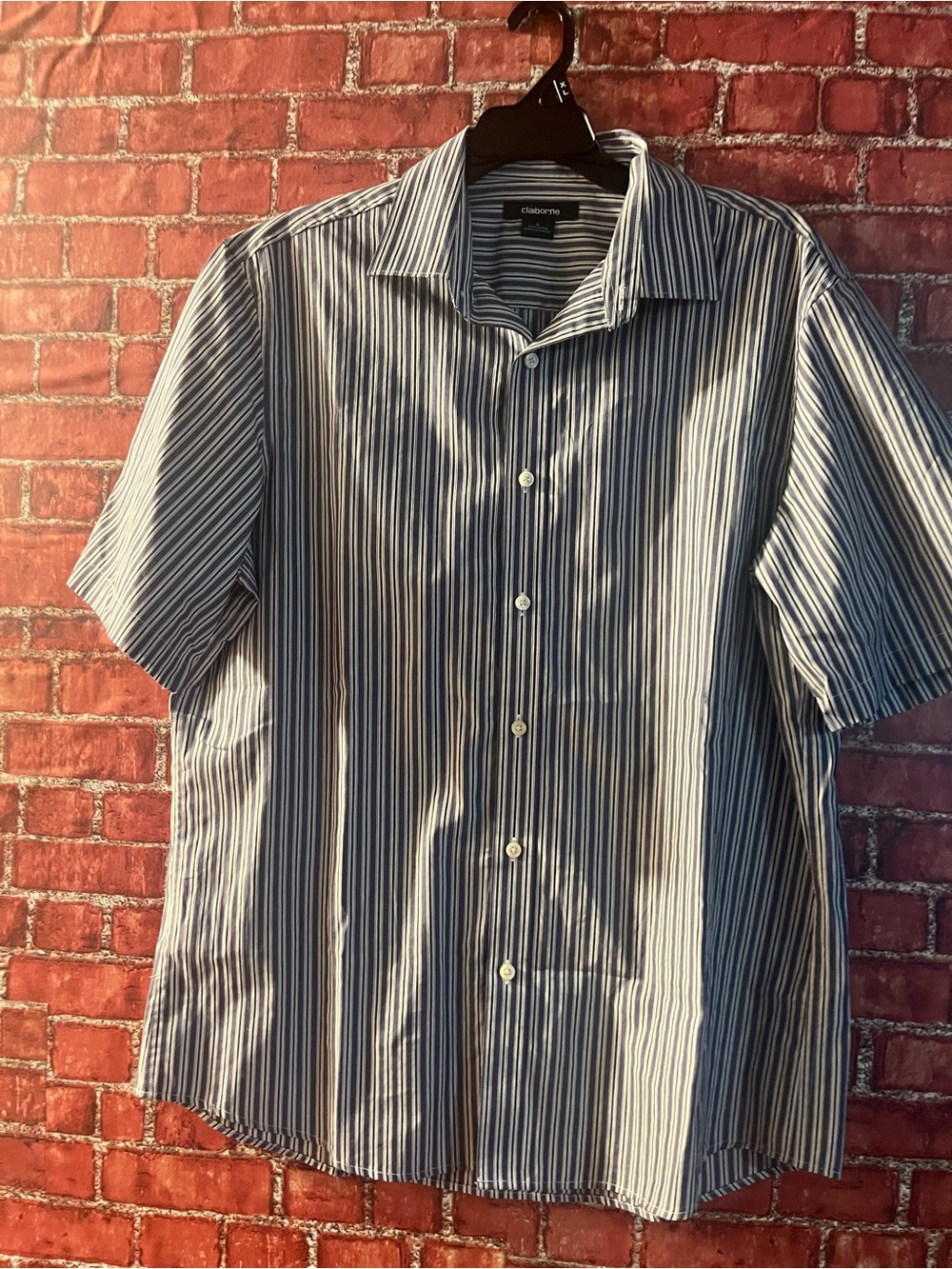 Claiborne Men's Short-Sleeve Navy and White Vertical Stripe Shirt size large